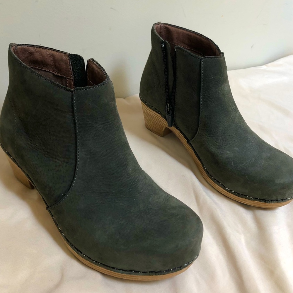 Dansko Booties size 36